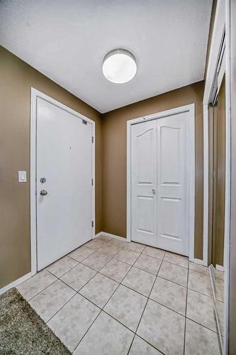 2216-2518 Fish Creek Boulevard Sw, Calgary, AB - Indoor Photo Showing Other Room