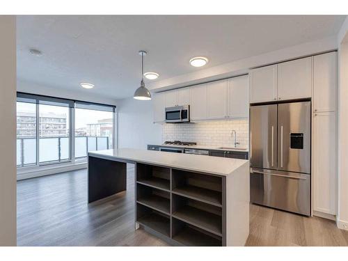 808-327 9A Street Nw, Calgary, AB - Indoor Photo Showing Kitchen With Stainless Steel Kitchen With Upgraded Kitchen