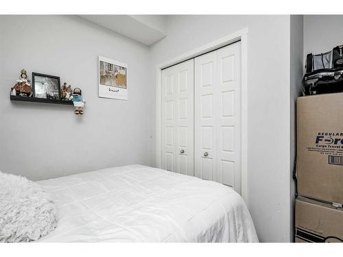 122-20 Seton Park Se, Calgary, AB - Indoor Photo Showing Bedroom