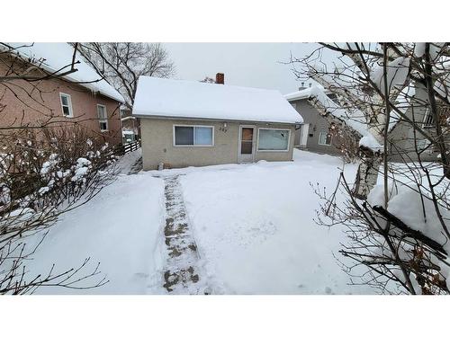 203 12A Street Ne, Calgary, AB - Outdoor