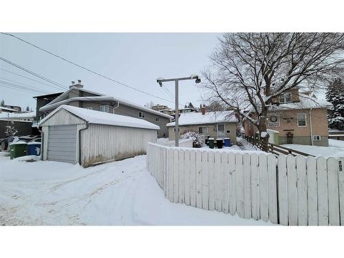 203 12A Street Ne, Calgary, AB - Outdoor