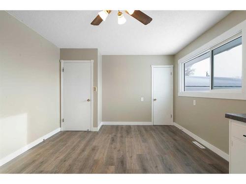 221 Frederick Avenue West, Standard, AB - Indoor Photo Showing Other Room