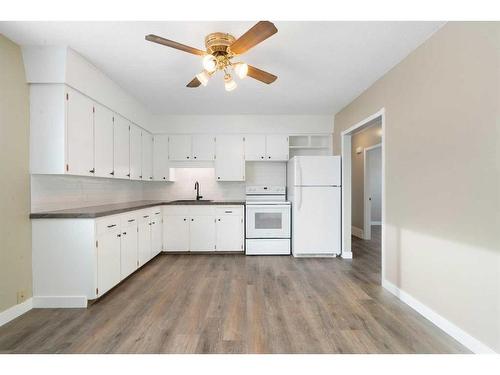 221 Frederick Avenue West, Standard, AB - Indoor Photo Showing Kitchen