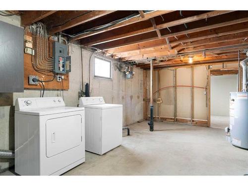 221 Frederick Avenue West, Standard, AB - Indoor Photo Showing Laundry Room