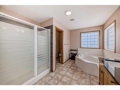 261 Tuscany Ridge Heights Nw, Calgary, AB - Indoor Photo Showing Bathroom