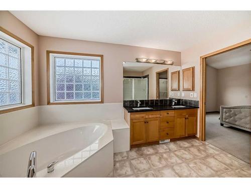 261 Tuscany Ridge Heights Nw, Calgary, AB - Indoor Photo Showing Bathroom