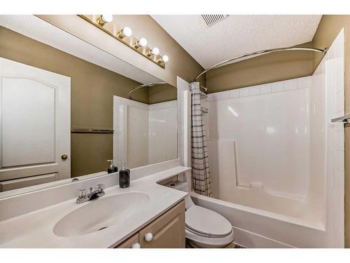 192 Citadel Green Nw, Calgary, AB - Indoor Photo Showing Bathroom