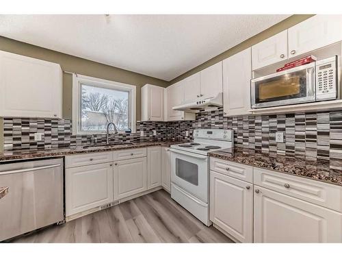 192 Citadel Green Nw, Calgary, AB - Indoor Photo Showing Kitchen With Upgraded Kitchen