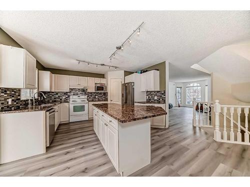 192 Citadel Green Nw, Calgary, AB - Indoor Photo Showing Kitchen With Upgraded Kitchen