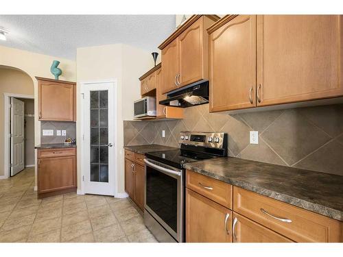 224 Silverado Range Heights Sw, Calgary, AB - Indoor Photo Showing Kitchen