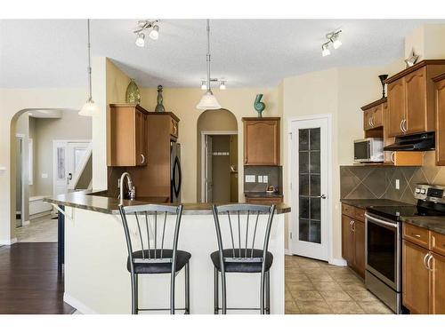 224 Silverado Range Heights Sw, Calgary, AB - Indoor Photo Showing Kitchen