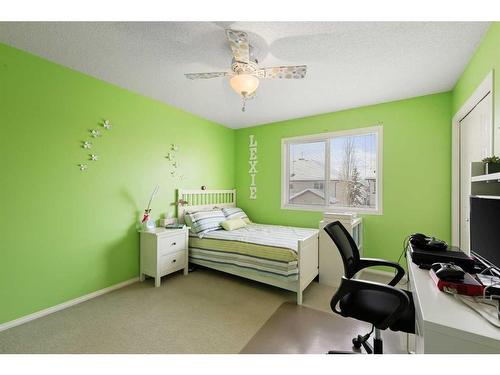 224 Silverado Range Heights Sw, Calgary, AB - Indoor Photo Showing Bedroom