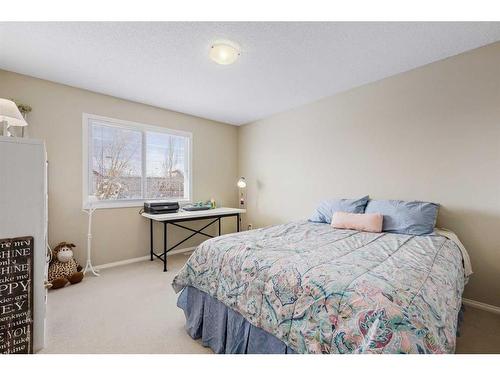 224 Silverado Range Heights Sw, Calgary, AB - Indoor Photo Showing Bedroom