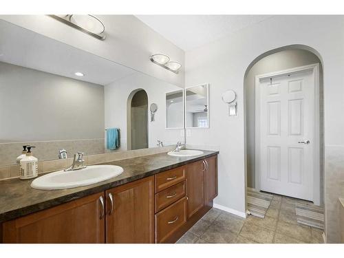 224 Silverado Range Heights Sw, Calgary, AB - Indoor Photo Showing Bathroom