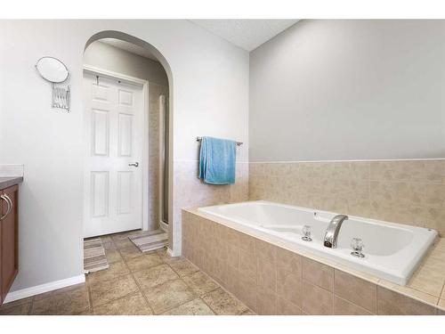 224 Silverado Range Heights Sw, Calgary, AB - Indoor Photo Showing Bathroom