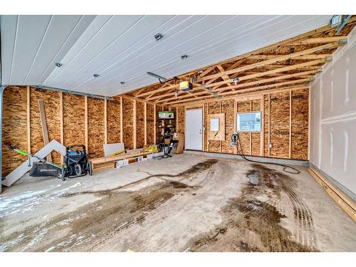 240 Belmont Boulevard Sw, Calgary, AB - Indoor Photo Showing Garage