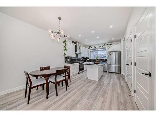 240 Belmont Boulevard Sw, Calgary, AB - Indoor Photo Showing Dining Room