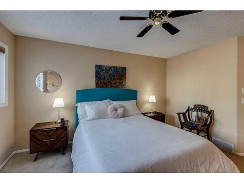 1-533 14 Avenue Sw, Calgary, AB - Indoor Photo Showing Bedroom