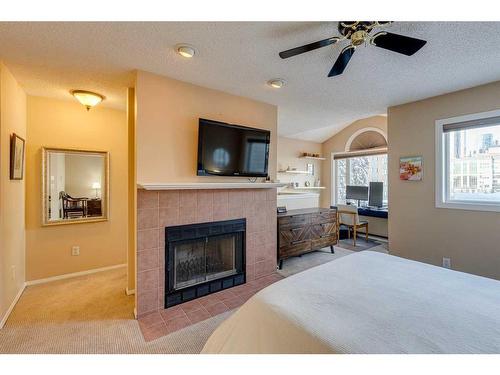 1-533 14 Avenue Sw, Calgary, AB - Indoor Photo Showing Living Room With Fireplace