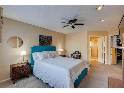 1-533 14 Avenue Sw, Calgary, AB - Indoor Photo Showing Bedroom