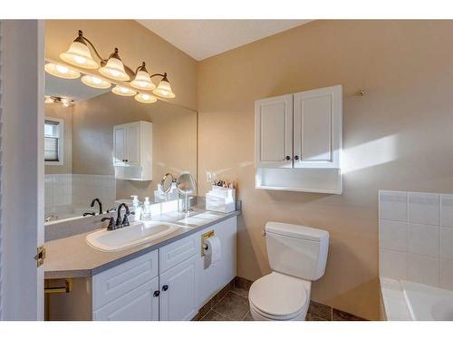 1-533 14 Avenue Sw, Calgary, AB - Indoor Photo Showing Bathroom