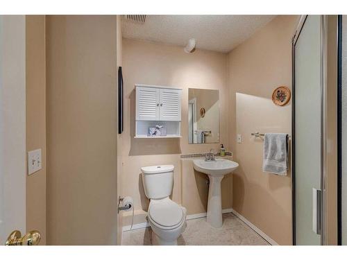 1-533 14 Avenue Sw, Calgary, AB - Indoor Photo Showing Bathroom