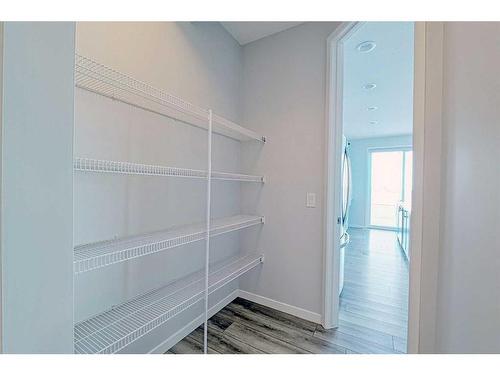 36 Belmont Terrace Sw, Calgary, AB - Indoor With Storage