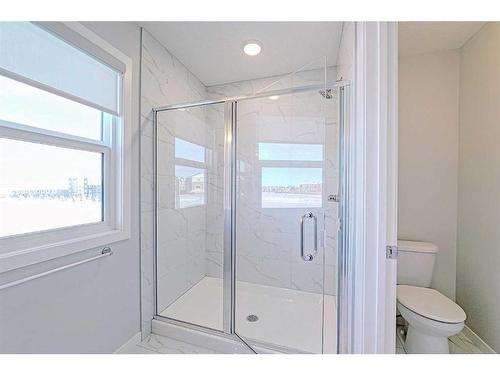 36 Belmont Terrace Sw, Calgary, AB - Indoor Photo Showing Bathroom