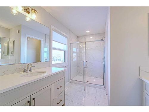 36 Belmont Terrace Sw, Calgary, AB - Indoor Photo Showing Bathroom