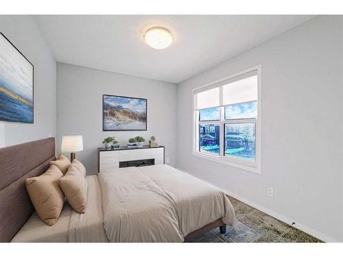 36 Belmont Terrace Sw, Calgary, AB - Indoor Photo Showing Bedroom