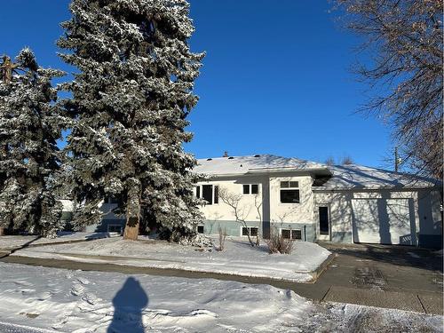 4618 48 Street, Olds, AB - Outdoor