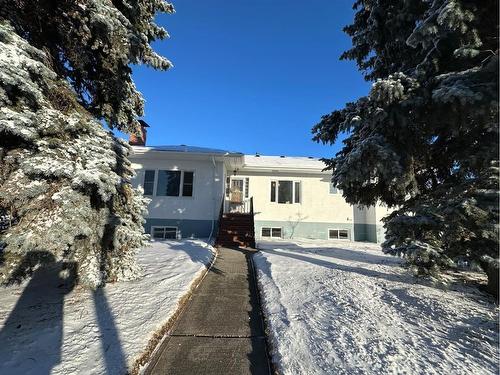 4618 48 Street, Olds, AB - Outdoor