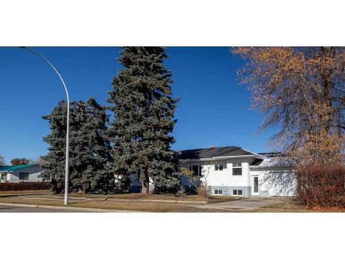 4618 48 Street, Olds, AB - Outdoor