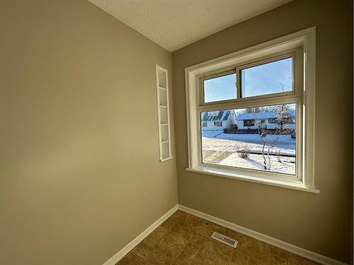 4618 48 Street, Olds, AB - Indoor Photo Showing Other Room