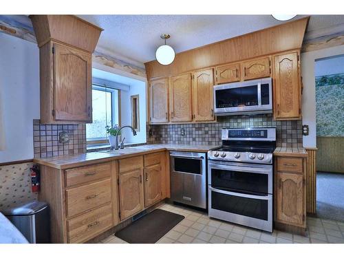 47 Edenwold Crescent Nw, Calgary, AB - Indoor Photo Showing Kitchen