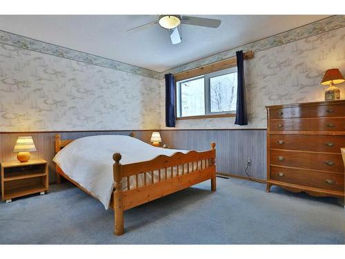 47 Edenwold Crescent Nw, Calgary, AB - Indoor Photo Showing Bedroom