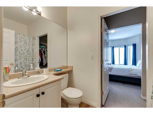 403-16 Poplar Avenue, Okotoks, AB - Indoor Photo Showing Bathroom