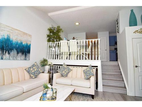 227 Costa Mesa Close Ne, Calgary, AB - Indoor Photo Showing Living Room