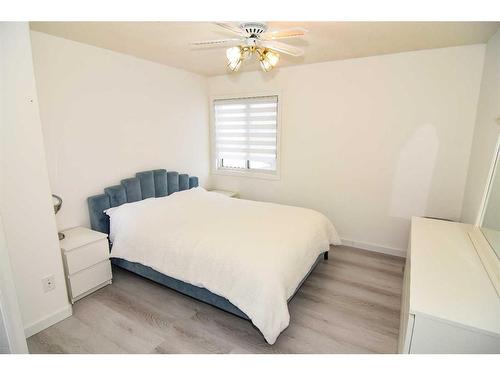 227 Costa Mesa Close Ne, Calgary, AB - Indoor Photo Showing Bedroom