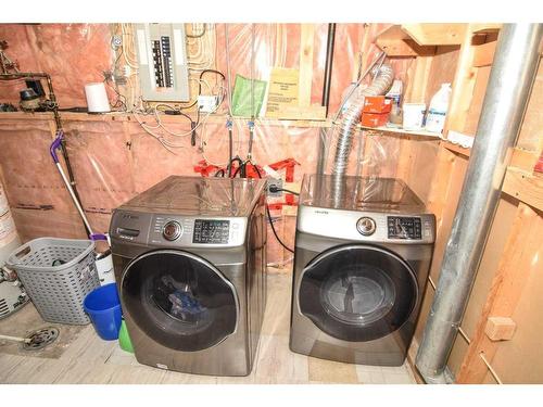 227 Costa Mesa Close Ne, Calgary, AB - Indoor Photo Showing Laundry Room