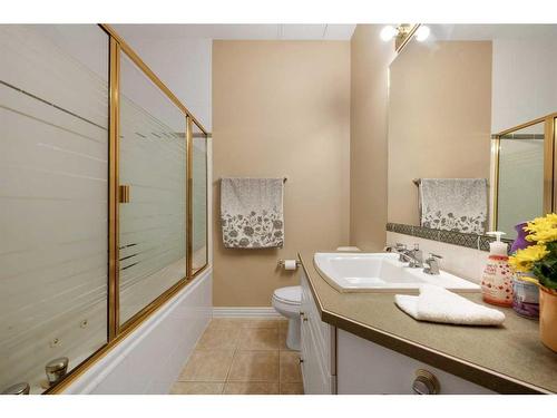 205-200 La Caille Place Sw, Calgary, AB - Indoor Photo Showing Bathroom