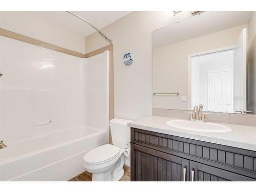 17 Marquis Heights Se, Calgary, AB - Indoor Photo Showing Bathroom