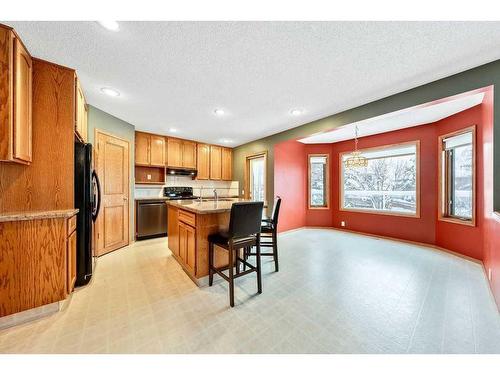 121 Mt Assiniboine Place Se, Calgary, AB - Indoor Photo Showing Kitchen