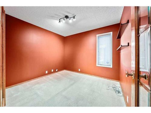 121 Mt Assiniboine Place Se, Calgary, AB - Indoor Photo Showing Other Room