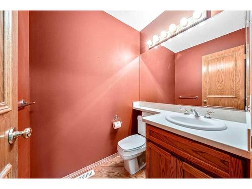 121 Mt Assiniboine Place Se, Calgary, AB - Indoor Photo Showing Bathroom