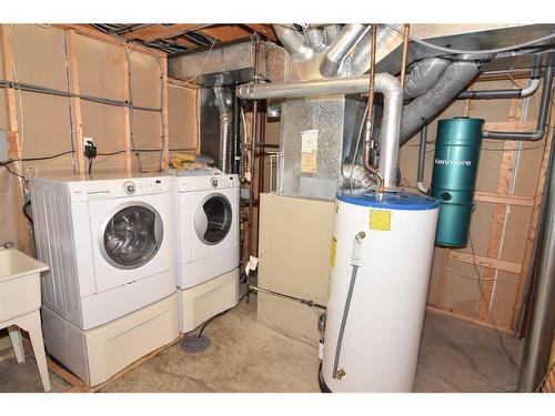 416 Sandringham Place Nw, Calgary, AB - Indoor Photo Showing Laundry Room