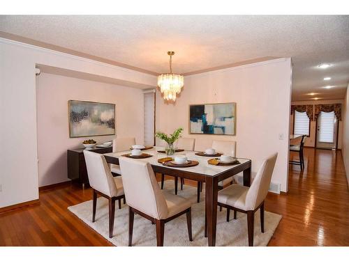 416 Sandringham Place Nw, Calgary, AB - Indoor Photo Showing Dining Room