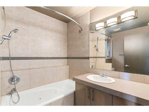 3-2421 29 Street Sw, Calgary, AB - Indoor Photo Showing Bathroom