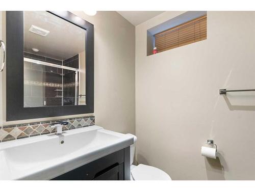 3-2421 29 Street Sw, Calgary, AB - Indoor Photo Showing Bathroom