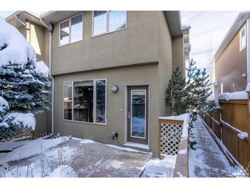 3-2421 29 Street Sw, Calgary, AB - Outdoor